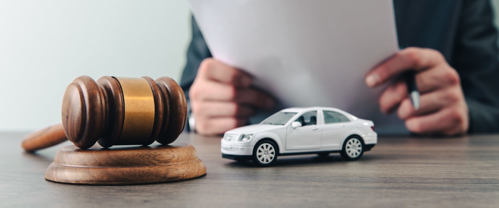 How much does attorney charge for car accident in florida?